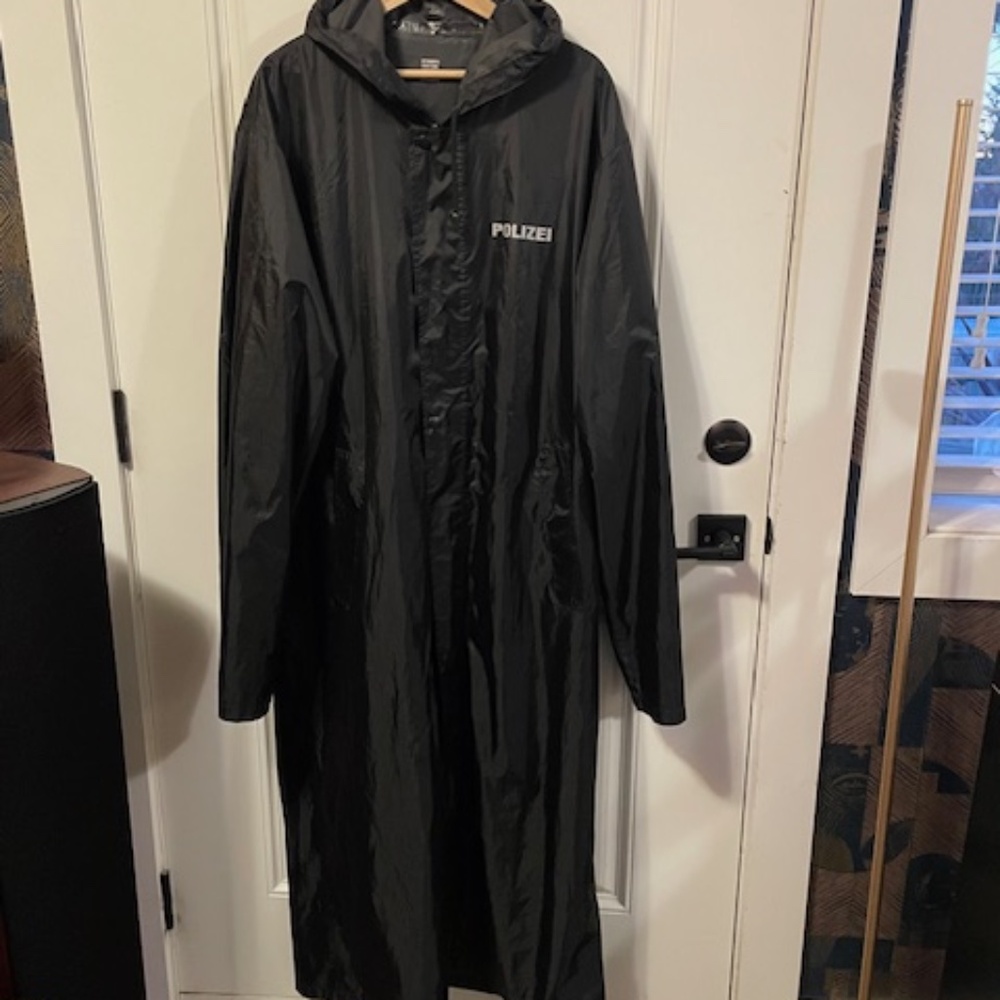 VETEMENTS Oversized Black Raincoat ** VINTAGE**